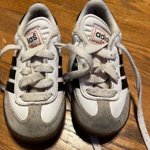Adidas toddler shoes size 8